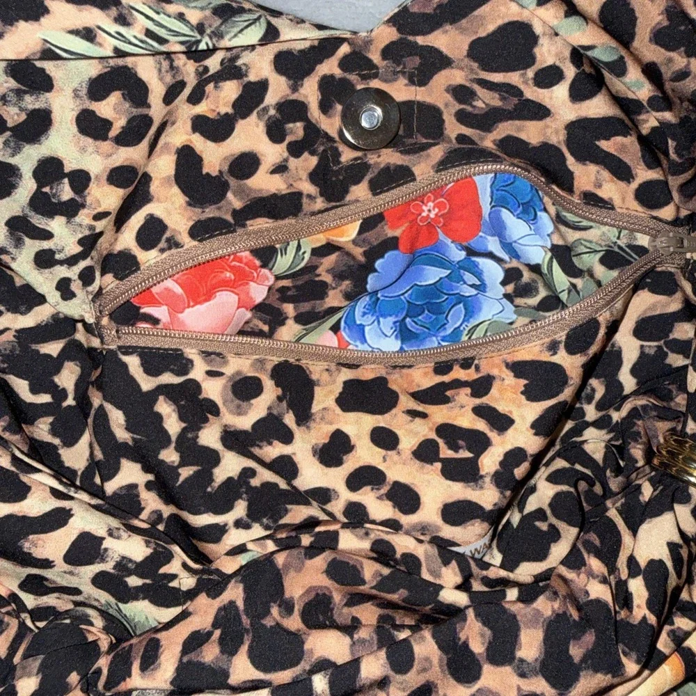 Johnny Was Cheetah Ring Beach Bag  Floral Exotic Motifs Lightweight Anywhere